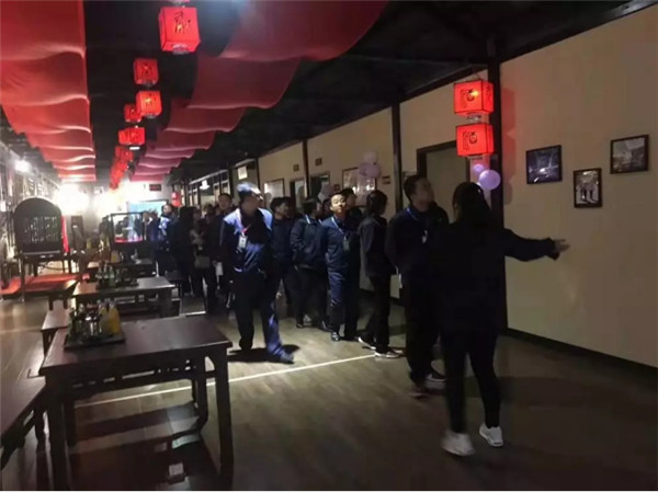 雙十一_酒_任性！全場(chǎng)半價(jià)，西安這家店也是拼了！211.jpg
